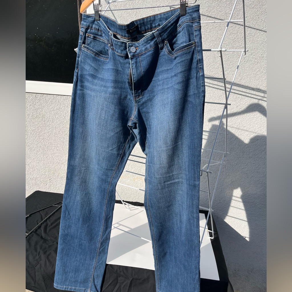 White House Black Market Bootleg Jens Size 16l